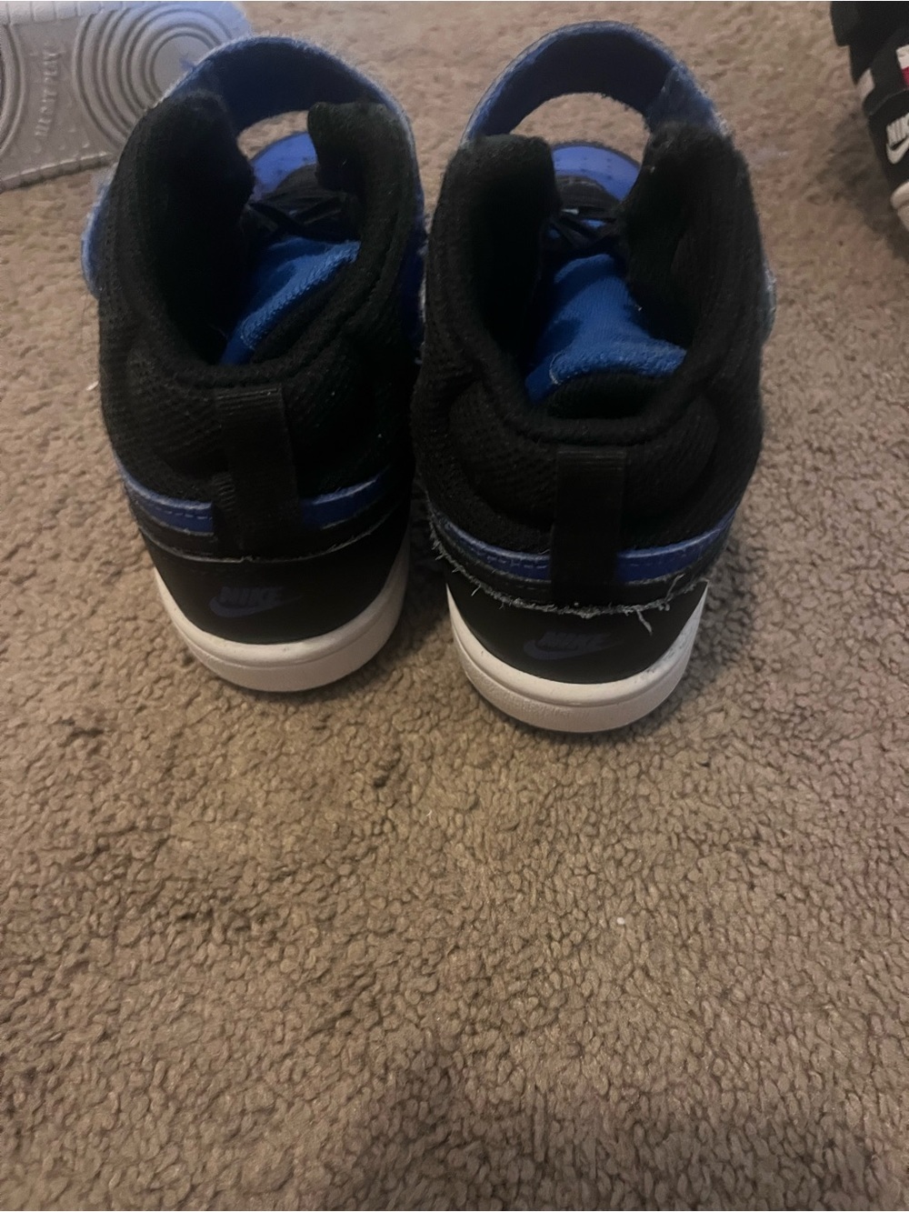 Nike Kids High-Top Sneakers in Blue and Black - Picture 4 of 5